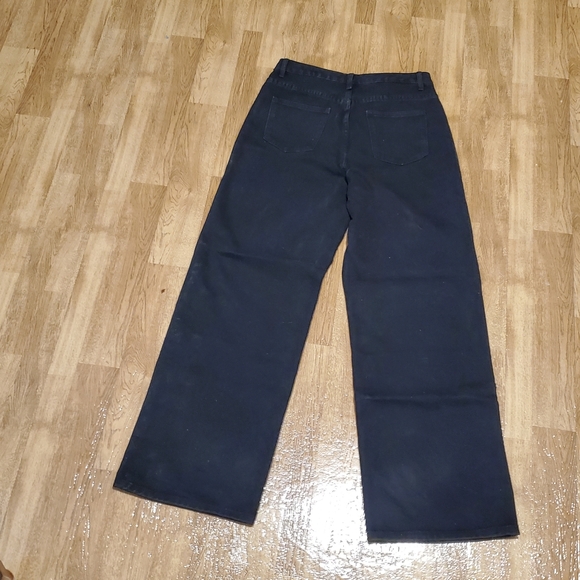 Brand New, SHIEN Brand, Women's Jeans w/ Hea - Picture 2 of 5